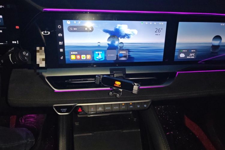 Used Geely Auto Monjaro L 2024 2.0TD High-Power Automatic Two-Wheel Drive Skyline Edition Audio And AC Panel