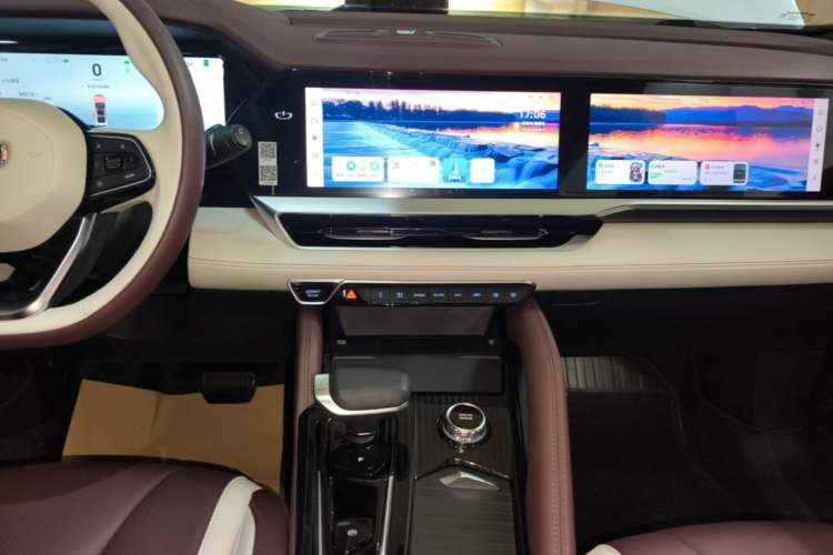 Used Geely Auto Monjaro L 2024 2.0TD High-Power Automatic Two-Wheel Drive Yunqi Version Audio And AC Panel