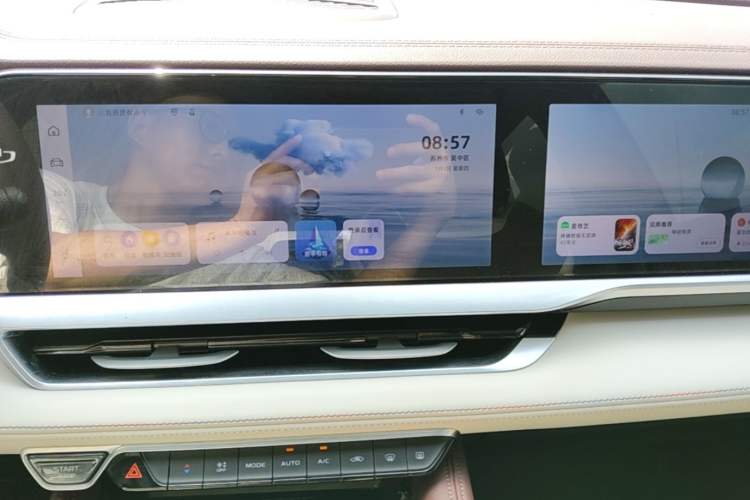 Used Geely Auto Monjaro L 2024 2.0TD High-Power Automatic Two-Wheel Drive Yunqi Version Audio And AC Panel