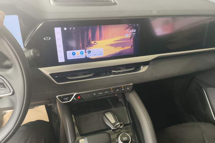 Used Geely Auto Monjaro L 2024 2.0TD High-Power Automatic Two-Wheel Drive Yunqi Version Audio And AC Panel