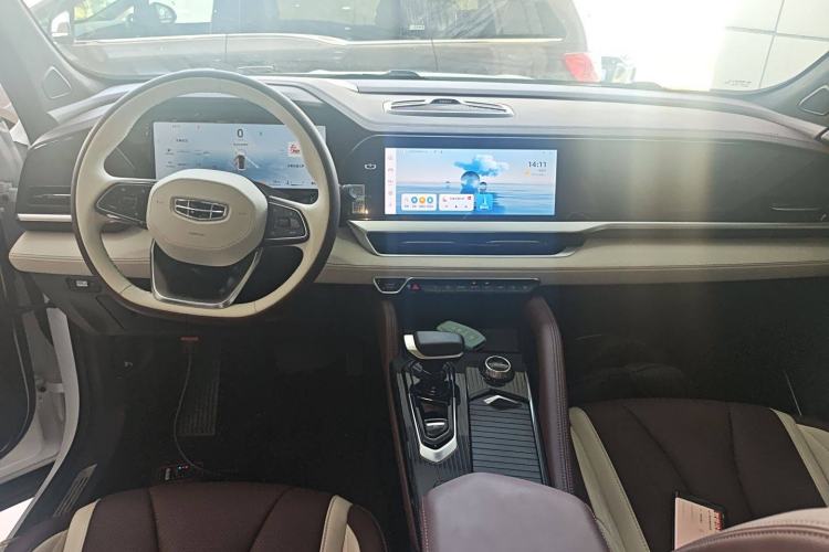 Used Geely Auto Monjaro L 2024 2.0TD High-Power Automatic Two-Wheel Drive Yunqi Version Center Console
