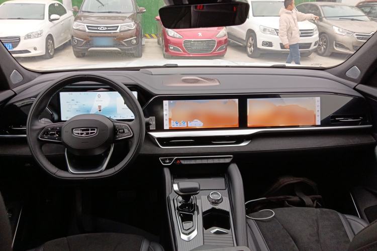 Used Geely Auto Monjaro L 2024 2.0TD High-Power Automatic Two-Wheel Drive Skyline Edition Center Console