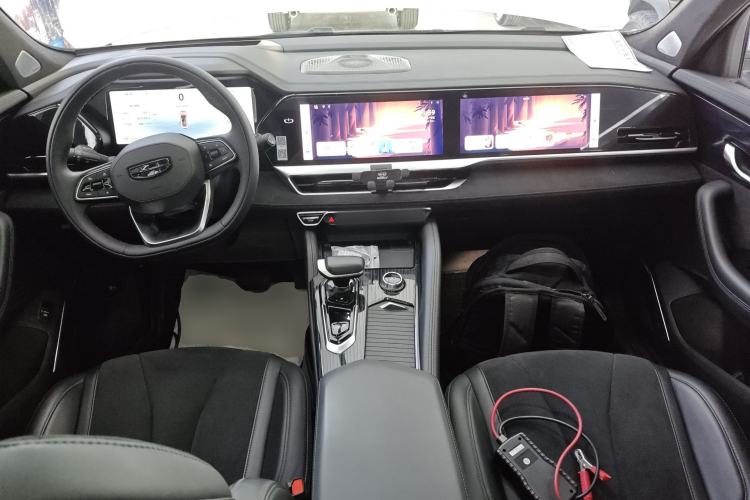 Used Geely Auto Monjaro L 2024 2.0TD High-Power Automatic Two-Wheel Drive Skyline Edition Center Console