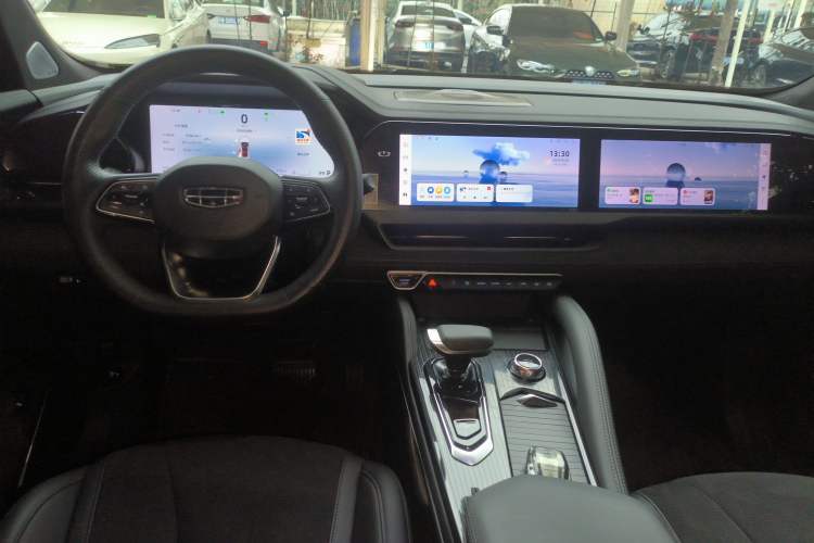 Used Geely Auto Monjaro L 2024 2.0TD High-Power Automatic Two-Wheel Drive Skyline Edition Center Console