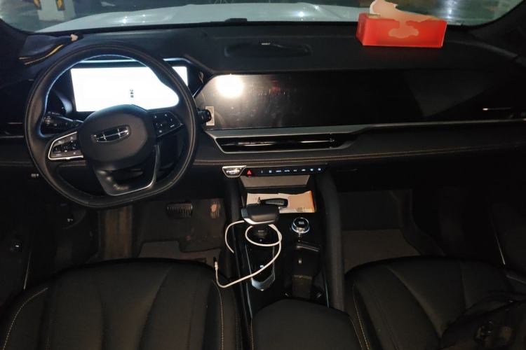 Used Geely Auto Monjaro L 2024 2.0TD DCT EVO Two-Wheel Drive Long-Range Version Center Console