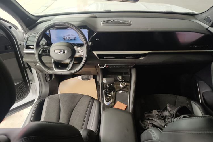 Used Geely Auto Monjaro L 2024 2.0TD High-Power Automatic Two-Wheel Drive Yunqi Version Center Console