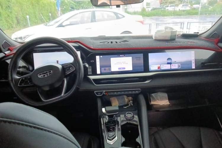 Used Geely Auto Monjaro L 2024 2.0TD DCT EVO Two-Wheel Drive Long-Range Version Center Console