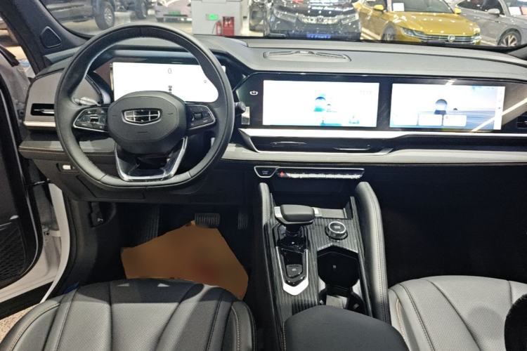 Used Geely Auto Monjaro L 2024 2.0TD DCT EVO Two-Wheel Drive Long-Range Version Center Console