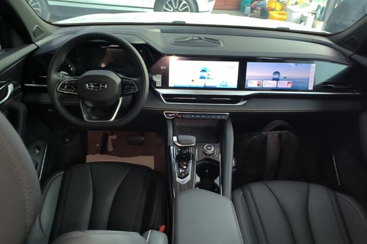 Used Geely Auto Monjaro L 2024 2.0TD DCT EVO Two-Wheel Drive Long-Range Version Center Console