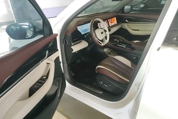 Used Geely Auto Monjaro L 2024 2.0TD High-Power Automatic Two-Wheel Drive Yunqi Version Driver Seat