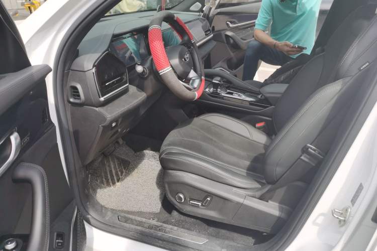 Used Geely Auto Monjaro L 2024 2.0TD High-Power Automatic Two-Wheel Drive Skyline Edition Driver Seat
