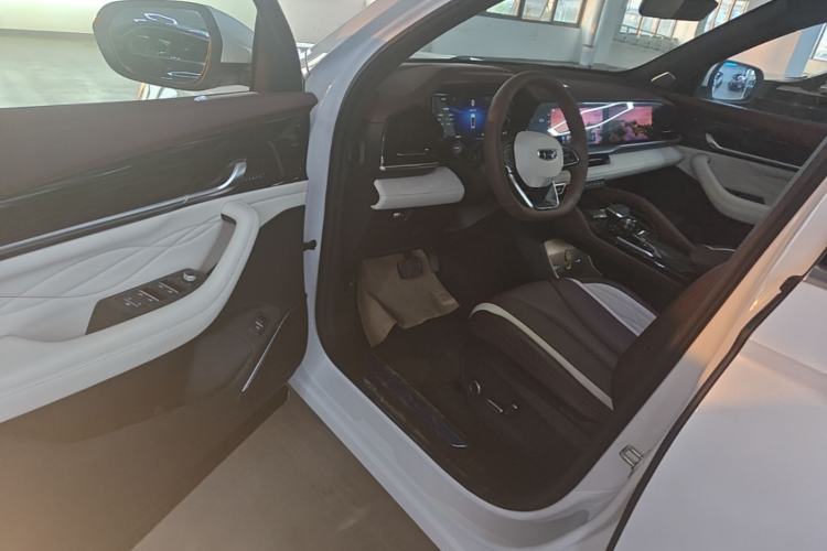 Used Geely Auto Monjaro L 2024 2.0TD High-Power Automatic Two-Wheel Drive Yunqi Version Driver Seat