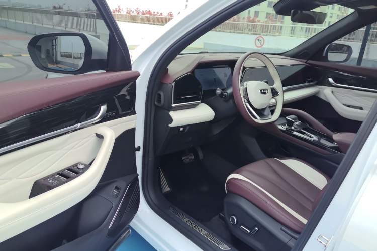 Used Geely Auto Monjaro L 2024 2.0TD High-Power Automatic Two-Wheel Drive Yunqi Version Driver Seat