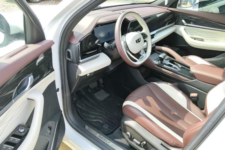 Used Geely Auto Monjaro L 2024 2.0TD High-Power Automatic Two-Wheel Drive Yunqi Version Driver Seat