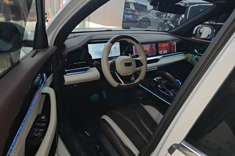 Used Geely Auto Monjaro L 2024 2.0TD High-Power Automatic Two-Wheel Drive Yunqi Version Driver Seat
