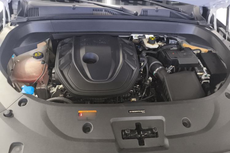 Used Geely Auto Monjaro L 2024 2.0TD High-Power Automatic Two-Wheel Drive Skyline Edition Engine Bay