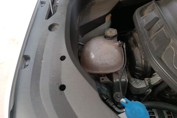 Used Geely Auto Monjaro L 2024 2.0TD DCT EVO Two-Wheel Drive Long-Range Version Engine Bay Right