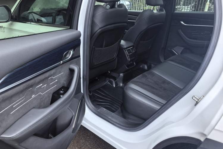 Used Geely Auto Monjaro L 2024 2.0TD High-Power Automatic Two-Wheel Drive Skyline Edition Exterior 4