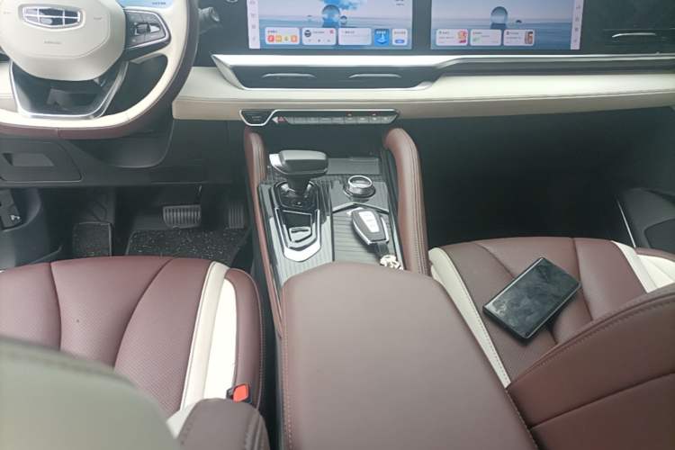 Used Geely Auto Monjaro L 2024 2.0TD High-Power Automatic Two-Wheel Drive Yunqi Version Gear Lever