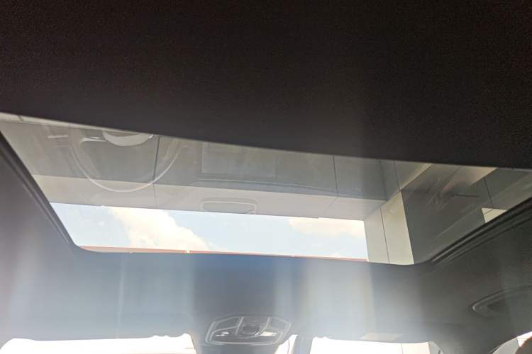 Used Geely Auto Monjaro L 2024 2.0TD High-Power Automatic Two-Wheel Drive Yunqi Version Headliner