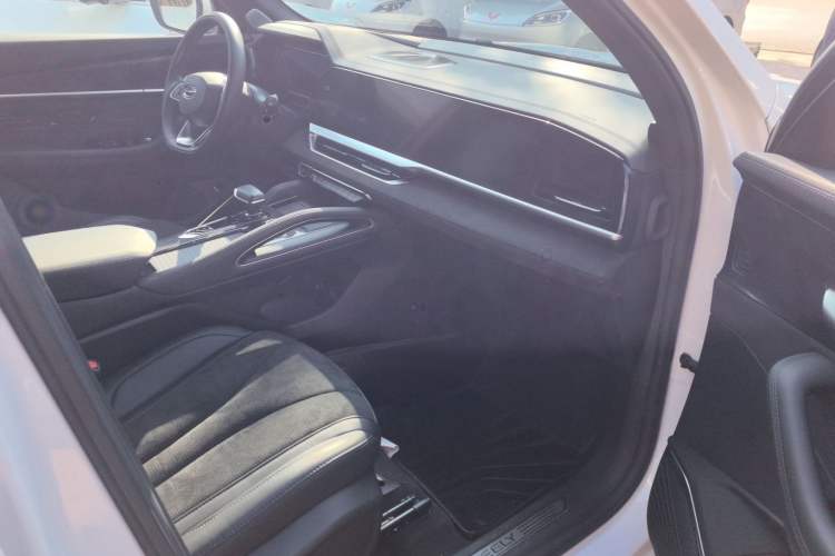 Used Geely Auto Monjaro L 2024 2.0TD High-Power Automatic Two-Wheel Drive Skyline Edition Interior 1
