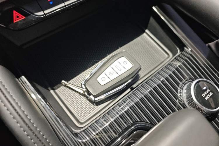 Used Geely Auto Monjaro L 2024 2.0TD DCT EVO Two-Wheel Drive Long-Range Version Interior 1