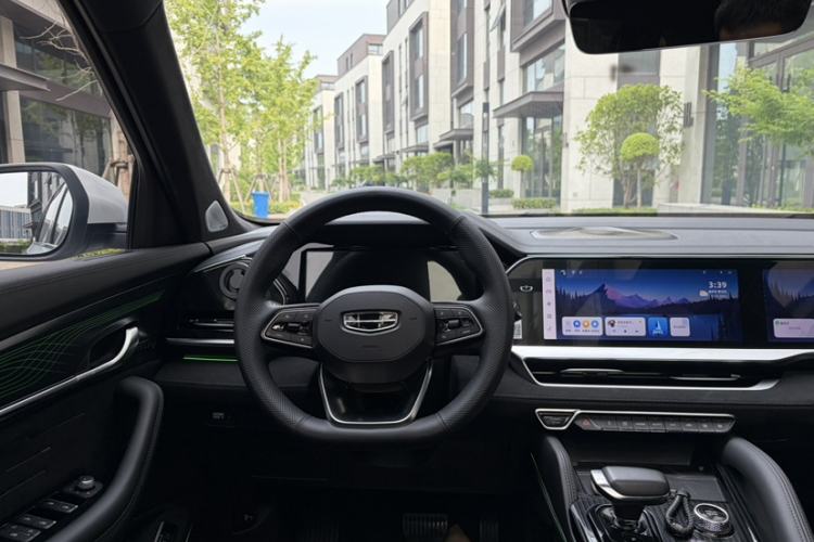 Used Geely Auto Monjaro L 2024 2.0TD High-Power Automatic Two-Wheel Drive Skyline Edition Interior 2