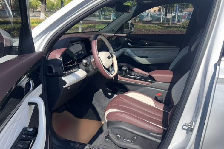 Used Geely Auto Monjaro L 2024 2.0TD High-Power Automatic Two-Wheel Drive Yunqi Version Interior 2