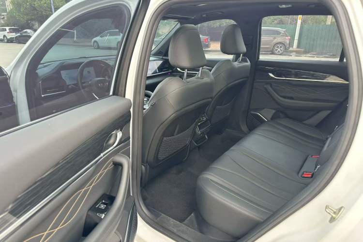Used Geely Auto Monjaro L 2024 2.0TD DCT EVO Two-Wheel Drive Long-Range Version Interior 3