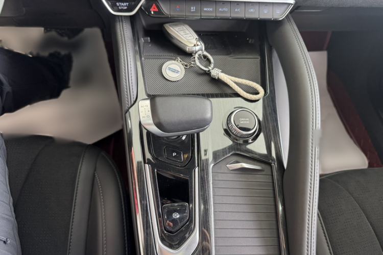 Used Geely Auto Monjaro L 2024 2.0TD High-Power Automatic Two-Wheel Drive Yunqi Version Interior 4