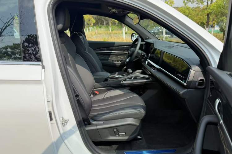 Used Geely Auto Monjaro L 2024 2.0TD DCT EVO Two-Wheel Drive Long-Range Version Interior 5