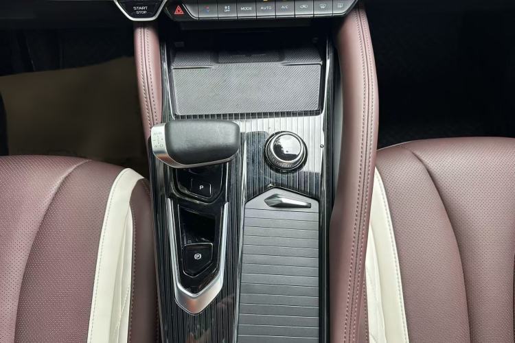 Used Geely Auto Monjaro L 2024 2.0TD High-Power Automatic Two-Wheel Drive Yunqi Version Interior 7