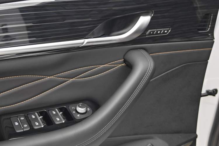 Used Geely Auto Monjaro L 2024 2.0TD DCT EVO Two-Wheel Drive Long-Range Version Interior 9