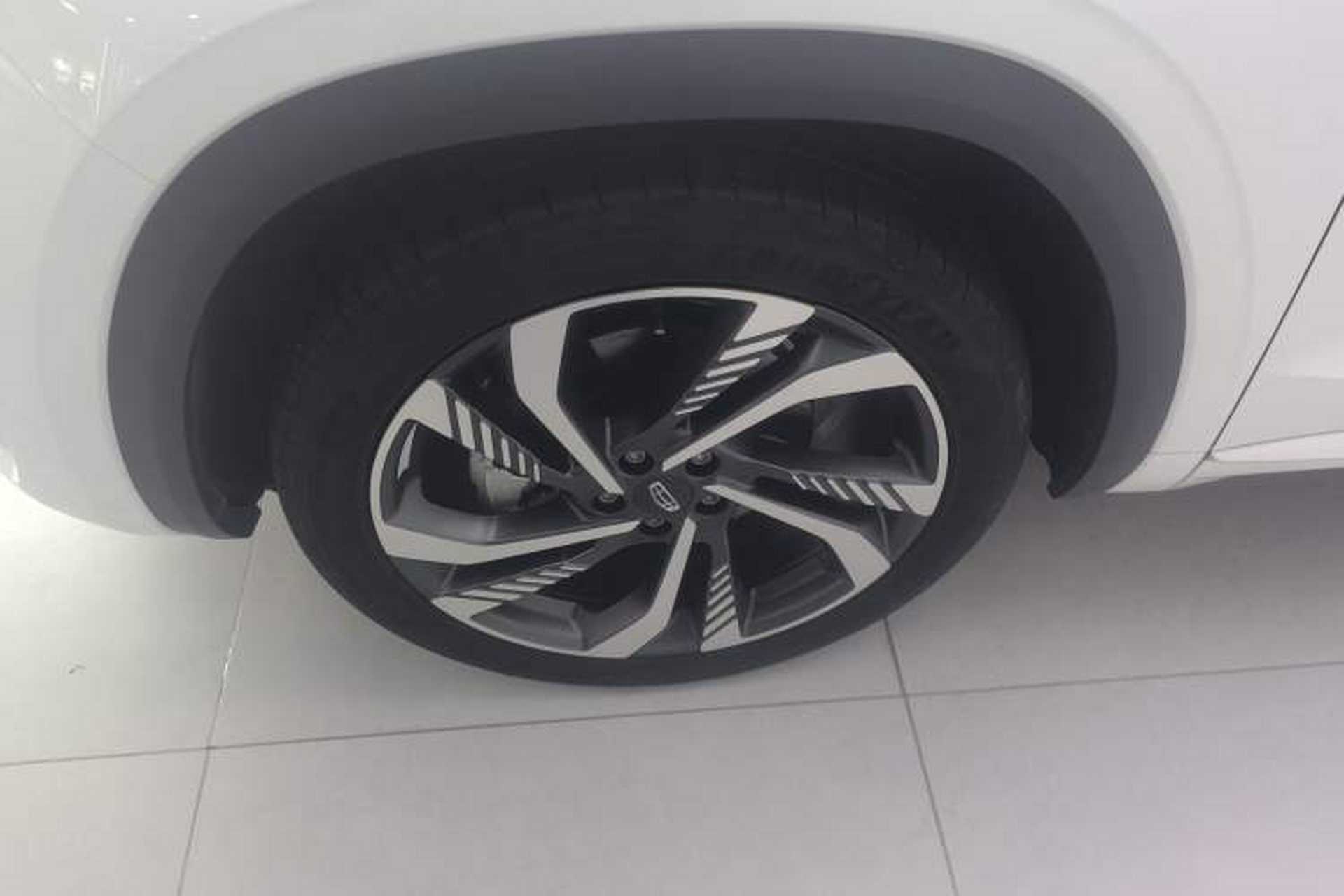 Used Geely Auto Monjaro L 2024 2.0TD High-Power Automatic Two-Wheel Drive Skyline Edition Left Front Wheel Hub