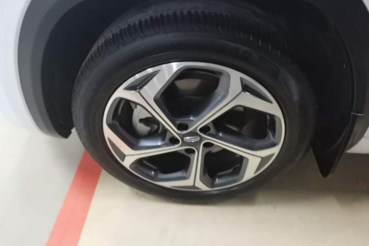 Used Geely Auto Monjaro L 2024 2.0TD High-Power Automatic Two-Wheel Drive Yunqi Version Left Front Wheel Hub