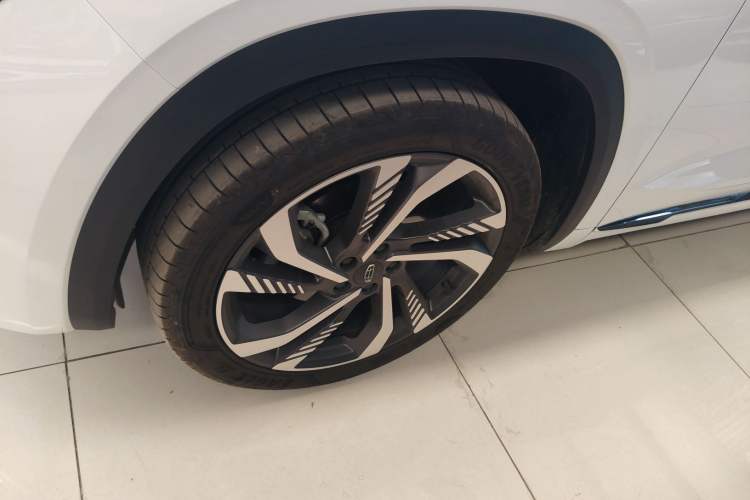 Used Geely Auto Monjaro L 2024 2.0TD High-Power Automatic Two-Wheel Drive Skyline Edition Left Front Wheel Hub