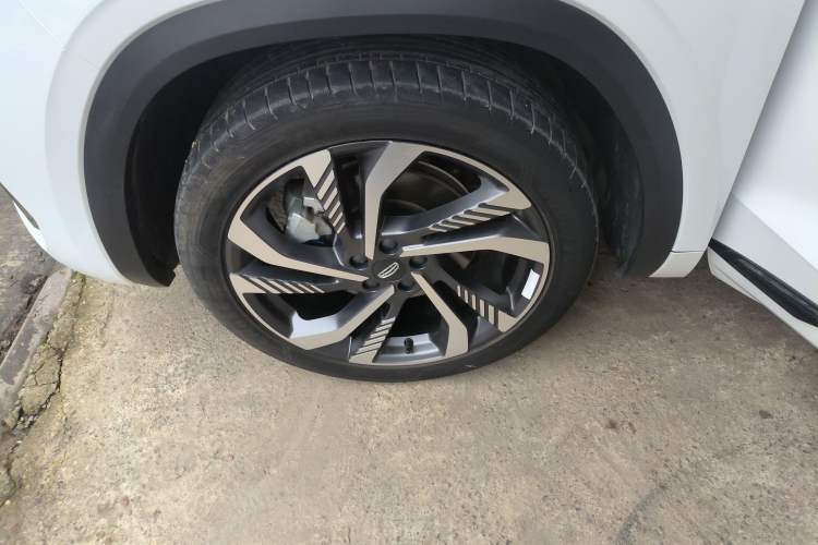 Used Geely Auto Monjaro L 2024 2.0TD High-Power Automatic Two-Wheel Drive Skyline Edition Left Front Wheel Hub
