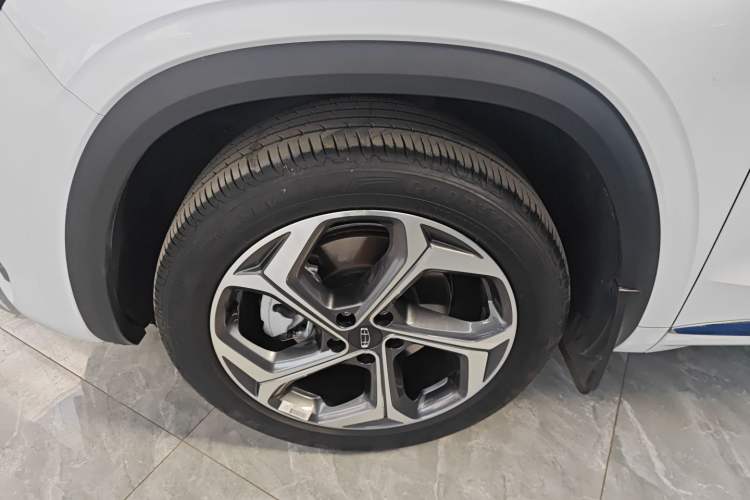 Used Geely Auto Monjaro L 2024 2.0TD High-Power Automatic Two-Wheel Drive Yunqi Version Left Front Wheel Hub