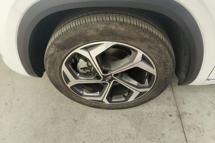 Used Geely Auto Monjaro L 2024 2.0TD High-Power Automatic Two-Wheel Drive Yunqi Version Left Front Wheel Hub