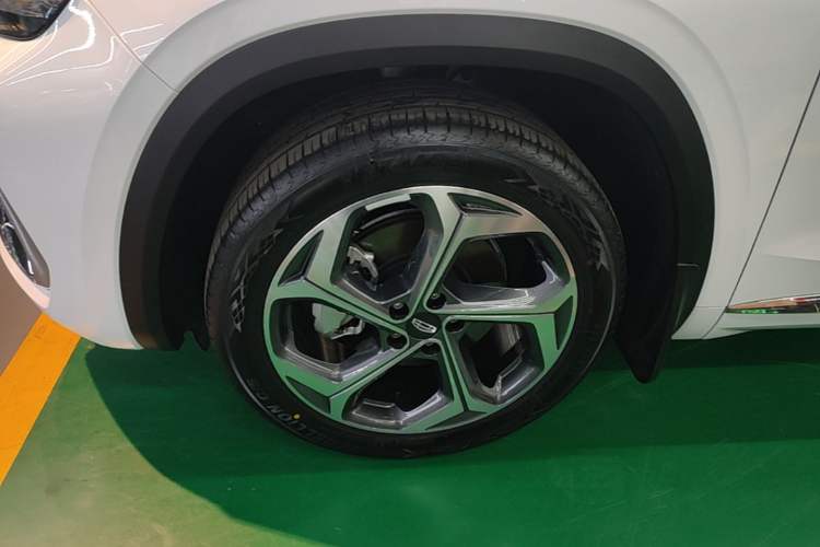 Used Geely Auto Monjaro L 2024 2.0TD DCT EVO Two-Wheel Drive Long-Range Version Left Front Wheel Hub
