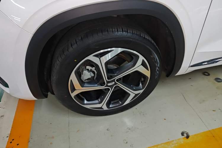 Used Geely Auto Monjaro L 2024 2.0TD DCT EVO Two-Wheel Drive Long-Range Version Left Front Wheel Hub