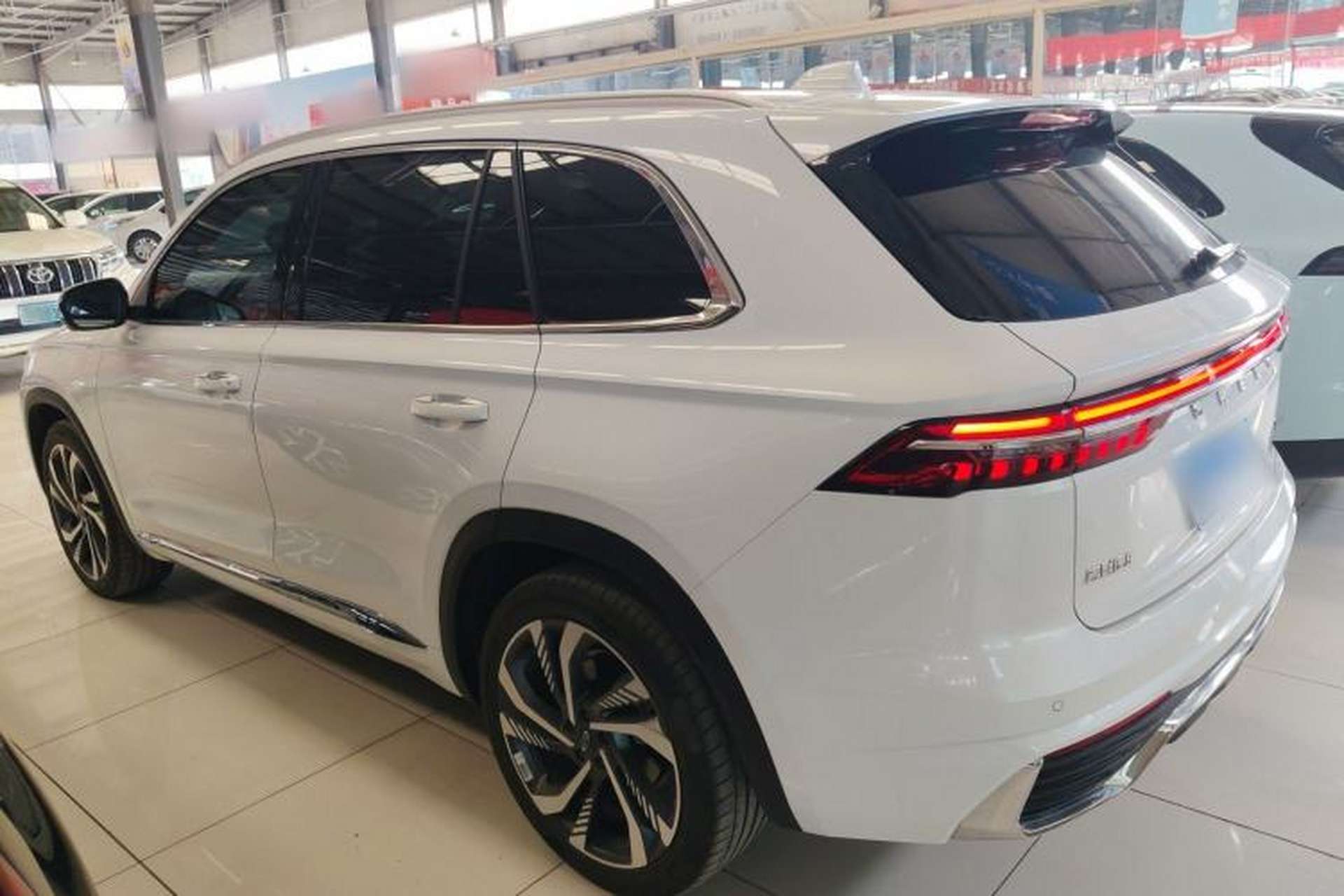 Used Geely Auto Monjaro L 2024 2.0TD High-Power Automatic Two-Wheel Drive Skyline Edition Left Side
