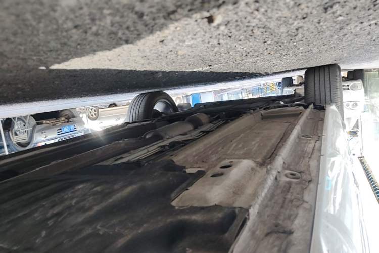 Used Geely Auto Monjaro L 2024 2.0TD High-Power Automatic Two-Wheel Drive Yunqi Version Left Side Sill