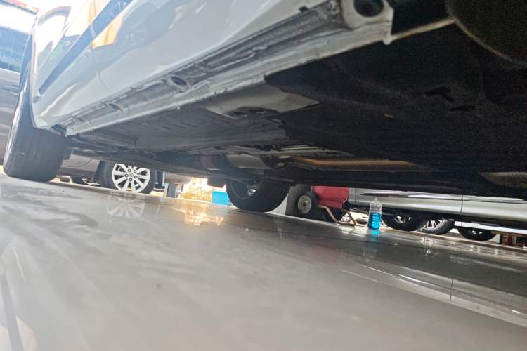 Used Geely Auto Monjaro L 2024 2.0TD High-Power Automatic Two-Wheel Drive Yunqi Version Left Side Sill