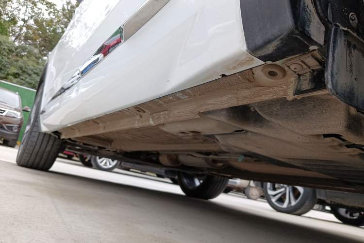 Used Geely Auto Monjaro L 2024 2.0TD High-Power Automatic Two-Wheel Drive Skyline Edition Left Side Sill