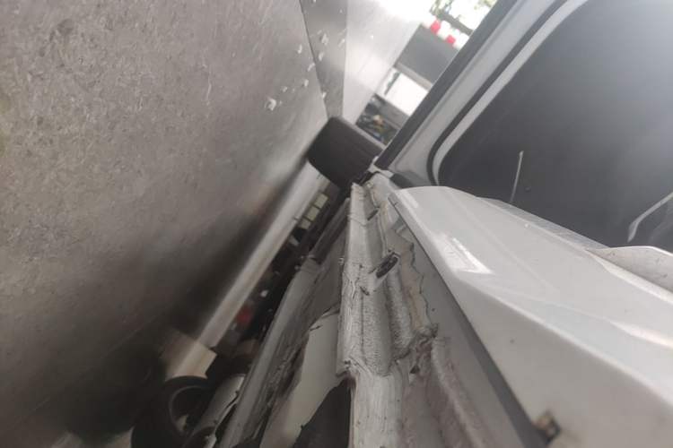 Used Geely Auto Monjaro L 2024 2.0TD DCT EVO Two-Wheel Drive Long-Range Version Left Side Sill