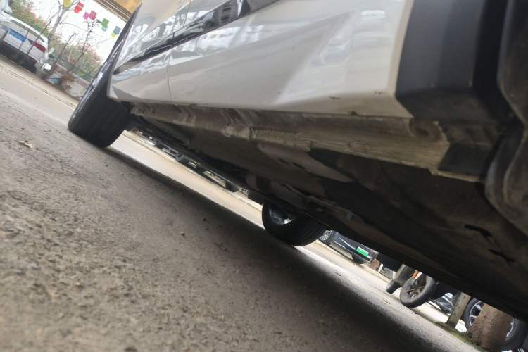 Used Geely Auto Monjaro L 2024 2.0TD High-Power Automatic Two-Wheel Drive Skyline Edition Left Side Sill