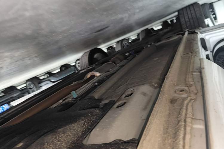 Used Geely Auto Monjaro L 2024 2.0TD DCT EVO Two-Wheel Drive Long-Range Version Left Side Sill