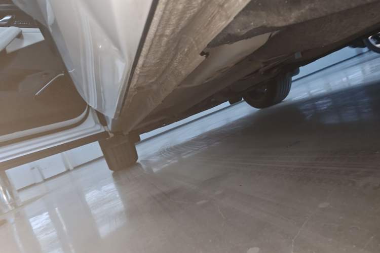 Used Geely Auto Monjaro L 2024 2.0TD High-Power Automatic Two-Wheel Drive Yunqi Version Left Side Sill