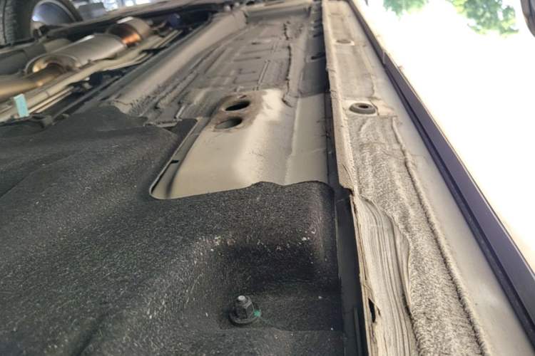 Used Geely Auto Monjaro L 2024 2.0TD High-Power Automatic Two-Wheel Drive Yunqi Version Left Side Sill